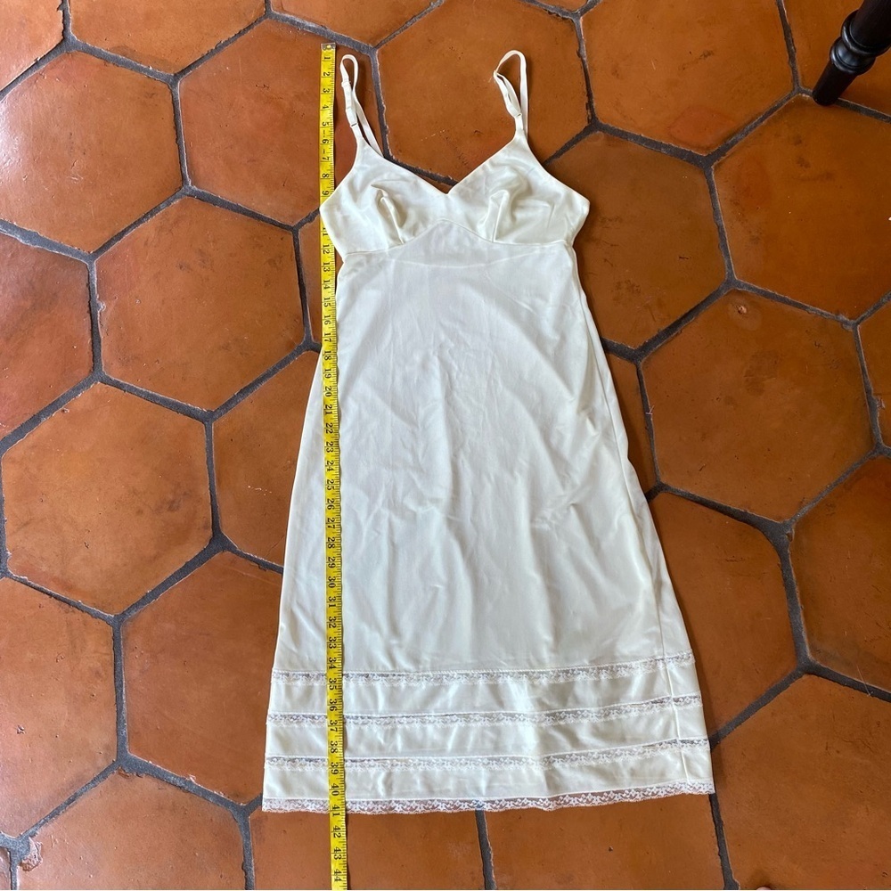 Vintage Aristocraft Full Slip Cream Adjustable Slip Dress Lace Trim Woman’s 32 - Picture 8 of 9